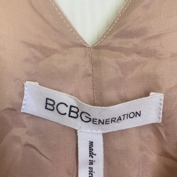 BCBG Generation -  Pink Blush Sleeveless Shift VNeck Dress Size Small - Picture 8 of 15